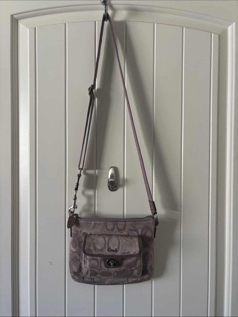 Coach Signature Jacquard Crossbody Bag Taupe Turnlock Swingpack Authentic - Picture 3 of 7